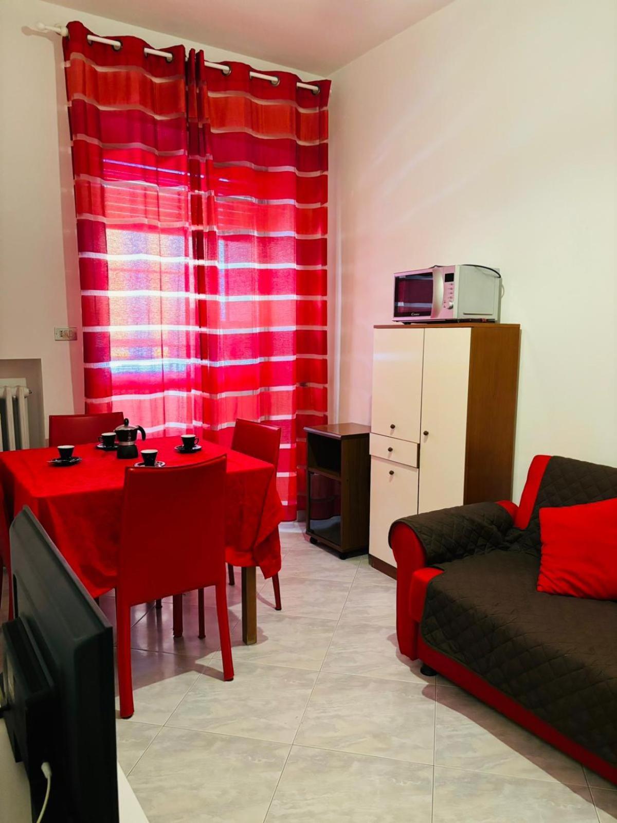 Matthias Central Rooms And Accomodation Bari Exterior photo