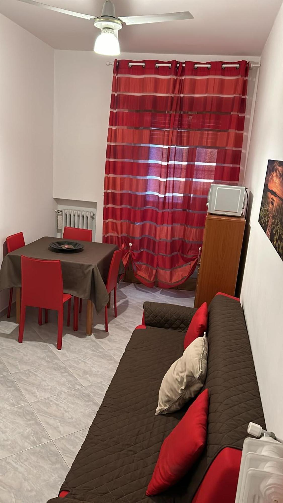 Matthias Central Rooms And Accomodation Bari Exterior photo