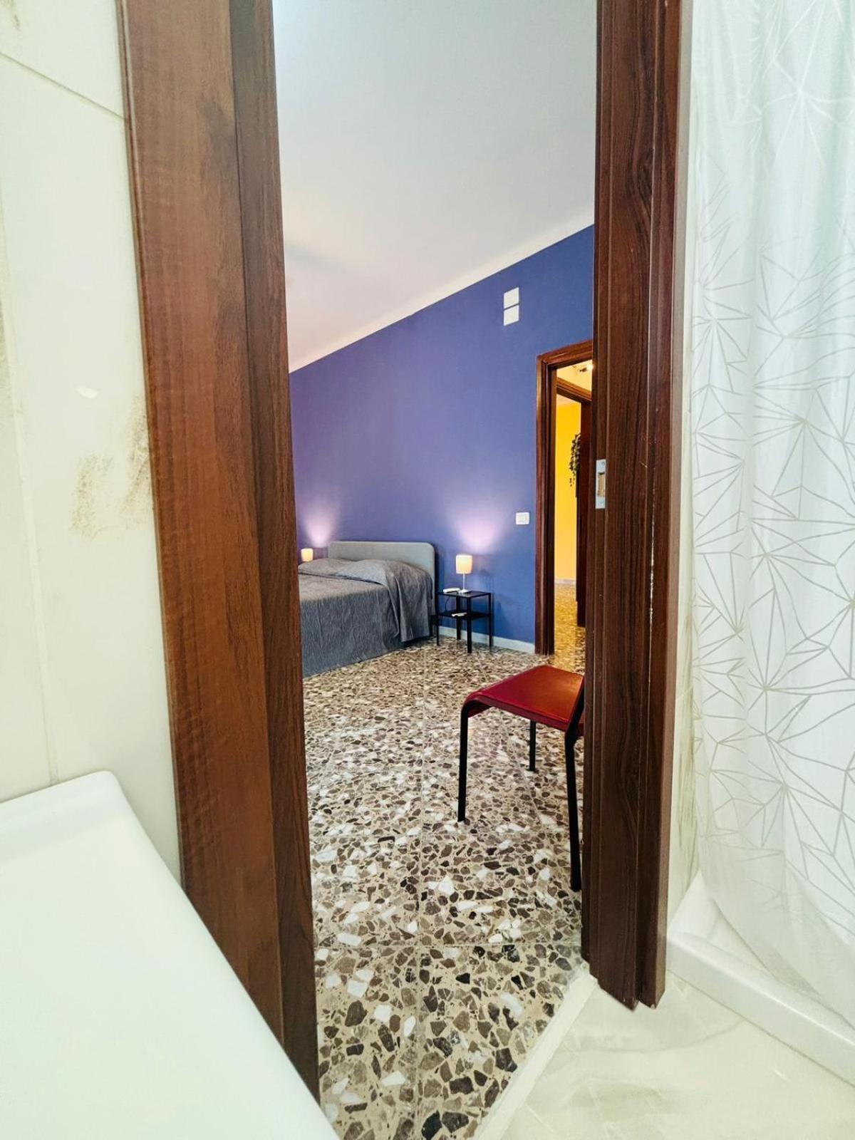 Matthias Central Rooms And Accomodation Bari Exterior photo