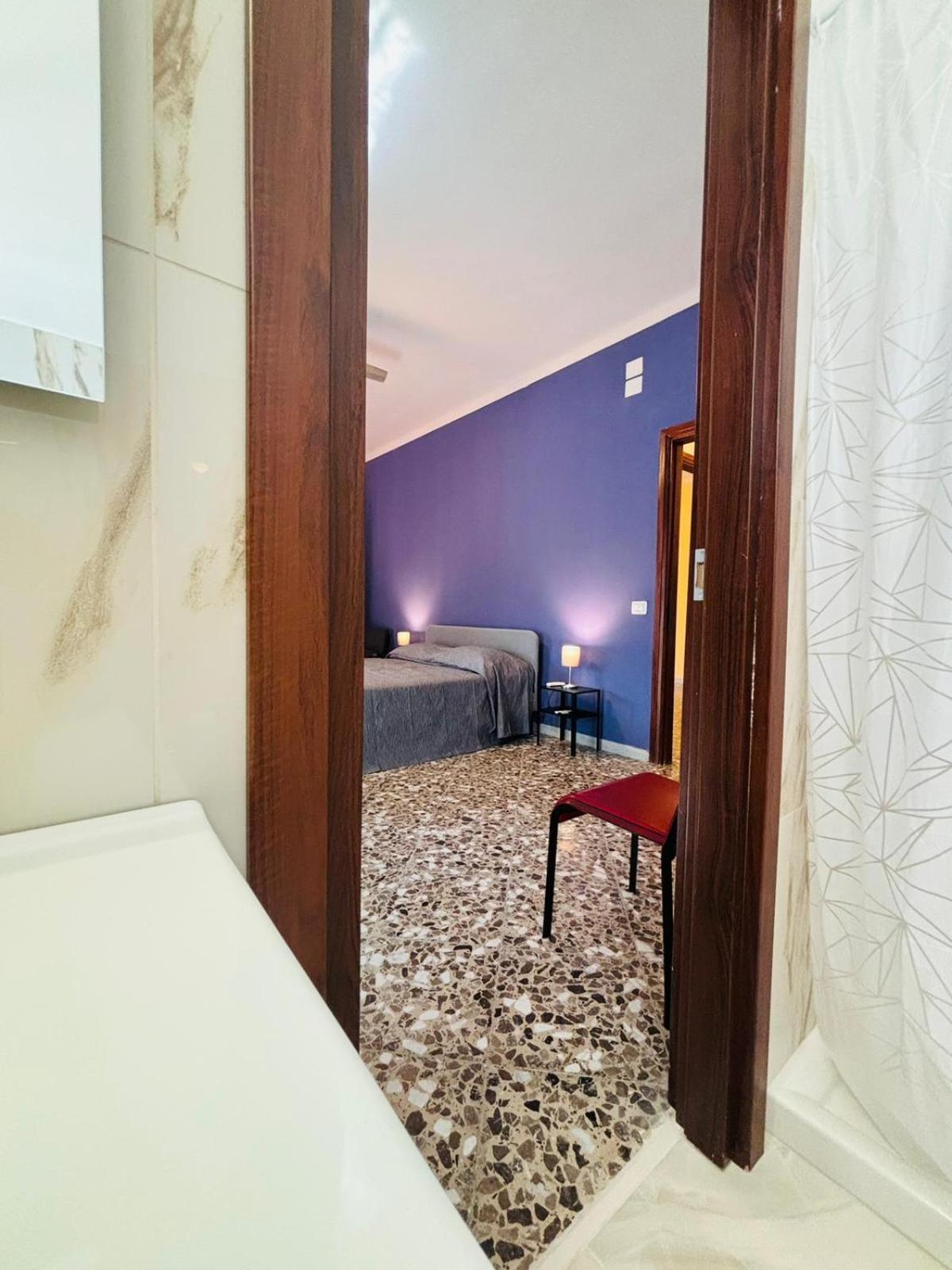 Matthias Central Rooms And Accomodation Bari Exterior photo