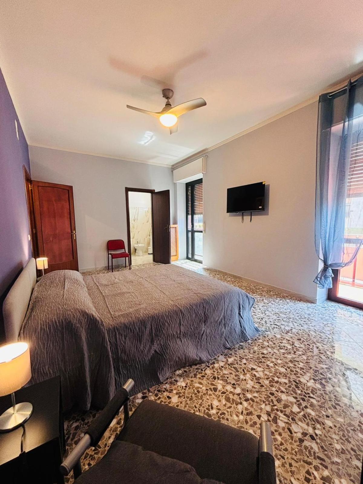 Matthias Central Rooms And Accomodation Bari Exterior photo